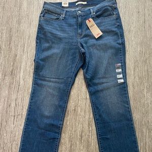 Levis women’s classic straight jeans